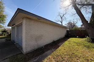 11807 Sharpview Dr, Houston, TX 77072 - Photo 15