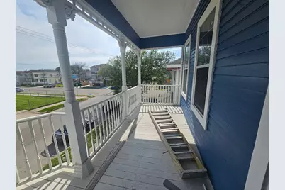 2724 Avenue L, Galveston, TX 77550 - Photo 3