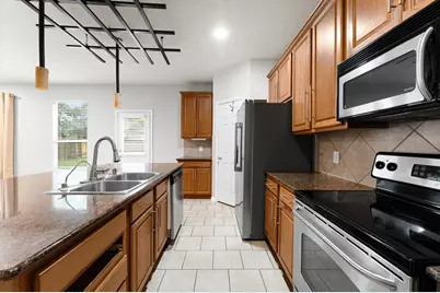 135 S Spinning Wheel Circle, The Woodlands, TX 77382 - Photo 13