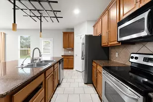 135 S Spinning Wheel Cir, The Woodlands, TX 77382 - Photo 13