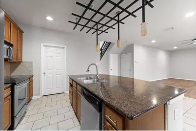 135 S Spinning Wheel Circle, The Woodlands, TX 77382 - Photo 29