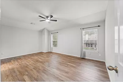 135 S Spinning Wheel Circle, The Woodlands, TX 77382 - Photo 15