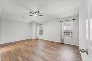 135 S Spinning Wheel Cir, The Woodlands, TX 77382 - Photo 15