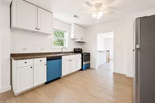 2215 46th St, Galveston, TX 77551 - Photo 7