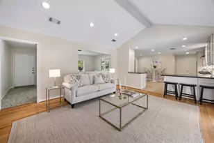 8922 Springview Ln, Houston, TX 77080 - Photo 11