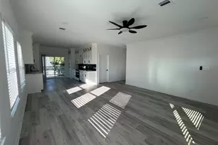 226 S Y St, La Porte, TX 77571 - Photo 3