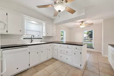 906 Crossfield Drive, Katy, TX 77450 - Photo 13