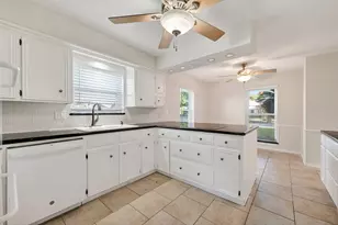 906 Crossfield Dr, Katy, TX 77450 - Photo 13