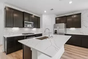 413 Summerset Landing Ct, Conroe, TX 77304 - Photo 7