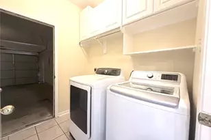 12211 Meadow Crest Ct, Meadows Place, TX 77477 - Photo 21