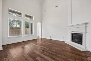 1607 Pinot Cir, Houston, TX 77055 - Photo 3