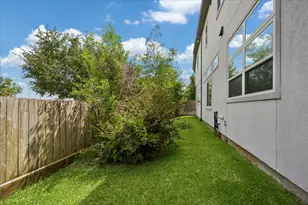 1607 Pinot Cir, Houston, TX 77055 - Photo 35