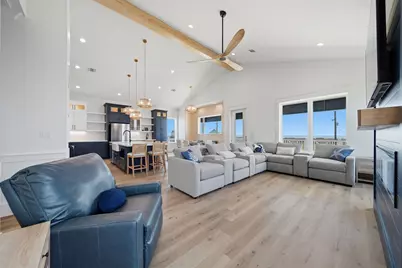 4411 Strand Avenue, Crystal Beach, TX 77650 - Photo 19