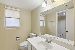 12973 Trail Hollow Dr, Houston, TX 77079 - Photo 15