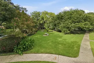 12973 Trail Hollow Dr, Houston, TX 77079 - Photo 25