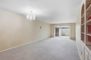 12973 Trail Hollow Dr, Houston, TX 77079 - Photo 7