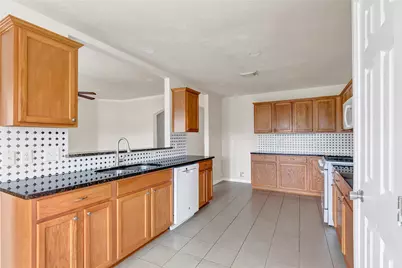 6030 Sandy Creek Drive, Baytown, TX 77523 - Photo 19