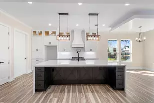 4221 Mallard Ln, Baytown, TX 77523 - Photo 9