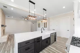 4221 Mallard Ln, Baytown, TX 77523 - Photo 11