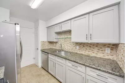 9700 Leawood Boulevard #1214, Houston, TX 77099 - Photo 17