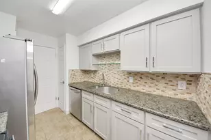 9700 Leawood Blvd, Houston, TX 77099 - Photo 17