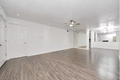 9700 Leawood Boulevard #1214, Houston, TX 77099 - Photo 7