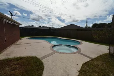 9007 Woodleigh, Houston, TX 77083 - Photo 15