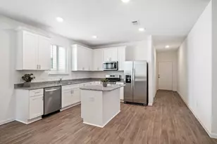 14891 Peach Blossom Dr, Conroe, TX 77302 - Photo 3