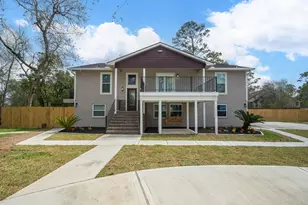 4509 Country Club Dr, Dickinson, TX 77539 - Photo 1