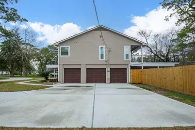 4509 Country Club Drive, Dickinson, TX 77539 - Photo 35