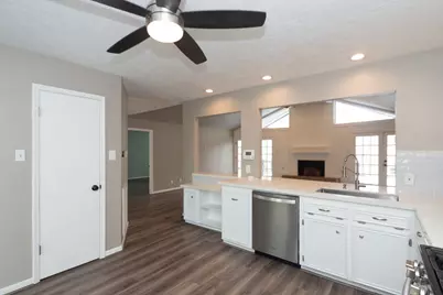 4509 Country Club Drive, Dickinson, TX 77539 - Photo 13