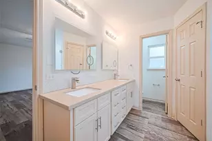 982 W Donovan St, Houston, TX 77091 - Photo 35