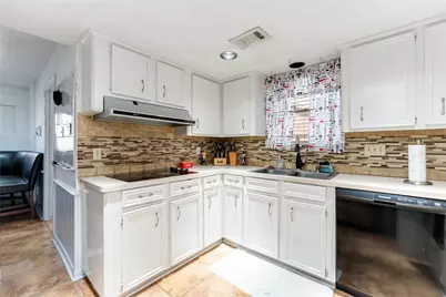 8111 Ivan Reid Drive, Houston, TX 77040 - Photo 9