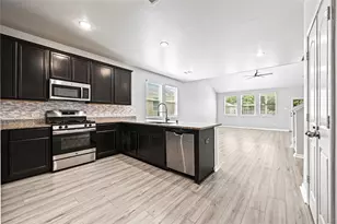 6119 Carpenters Cove Ln, Houston, TX 77049 - Photo 5