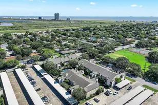 7065 N Holiday Dr, Galveston, TX 77550 - Photo 23