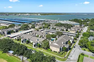 7065 N Holiday Dr, Galveston, TX 77550 - Photo 27