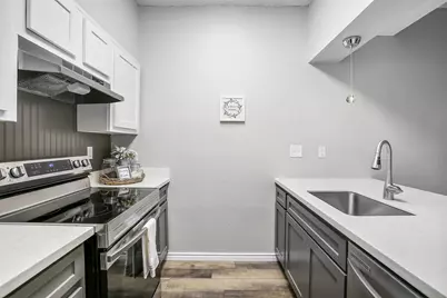 7065 N Holiday Drive, Galveston, TX 77550 - Photo 3