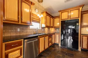 391 Ling St, Bayou Vista, TX 77563 - Photo 25