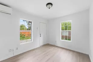 8034 Record St, Houston, TX 77028 - Photo 11