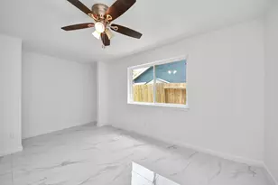 10410 Green Valley Ln, Houston, TX 77064 - Photo 31
