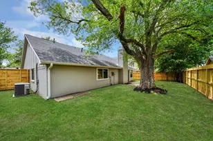 10410 Green Valley Ln, Houston, TX 77064 - Photo 39
