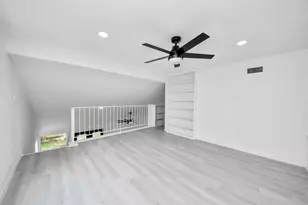 10410 Green Valley Ln, Houston, TX 77064 - Photo 25