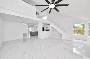 10410 Green Valley Ln, Houston, TX 77064 - Photo 19