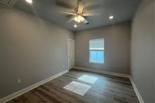 501 43rd St, Galveston, TX 77550 - Photo 9