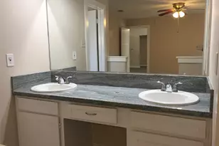 1138 Oxford Dr, Pearland, TX 77584 - Photo 9