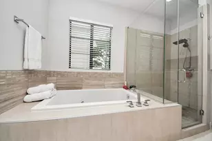 1608 Nevada St, Houston, TX 77006 - Photo 27