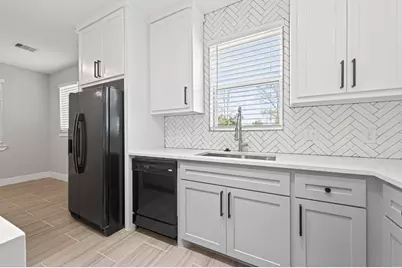 2075 Road 5707, Cleveland, TX 77327 - Photo 7