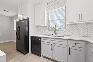 2075 Rd 5707, Cleveland, TX 77327 - Photo 7