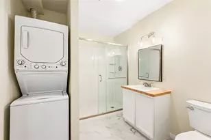 1011 W 10th St, Houston, TX 77008 - Photo 5