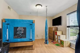 305 Bull Run Dr, League City, TX 77573 - Photo 11